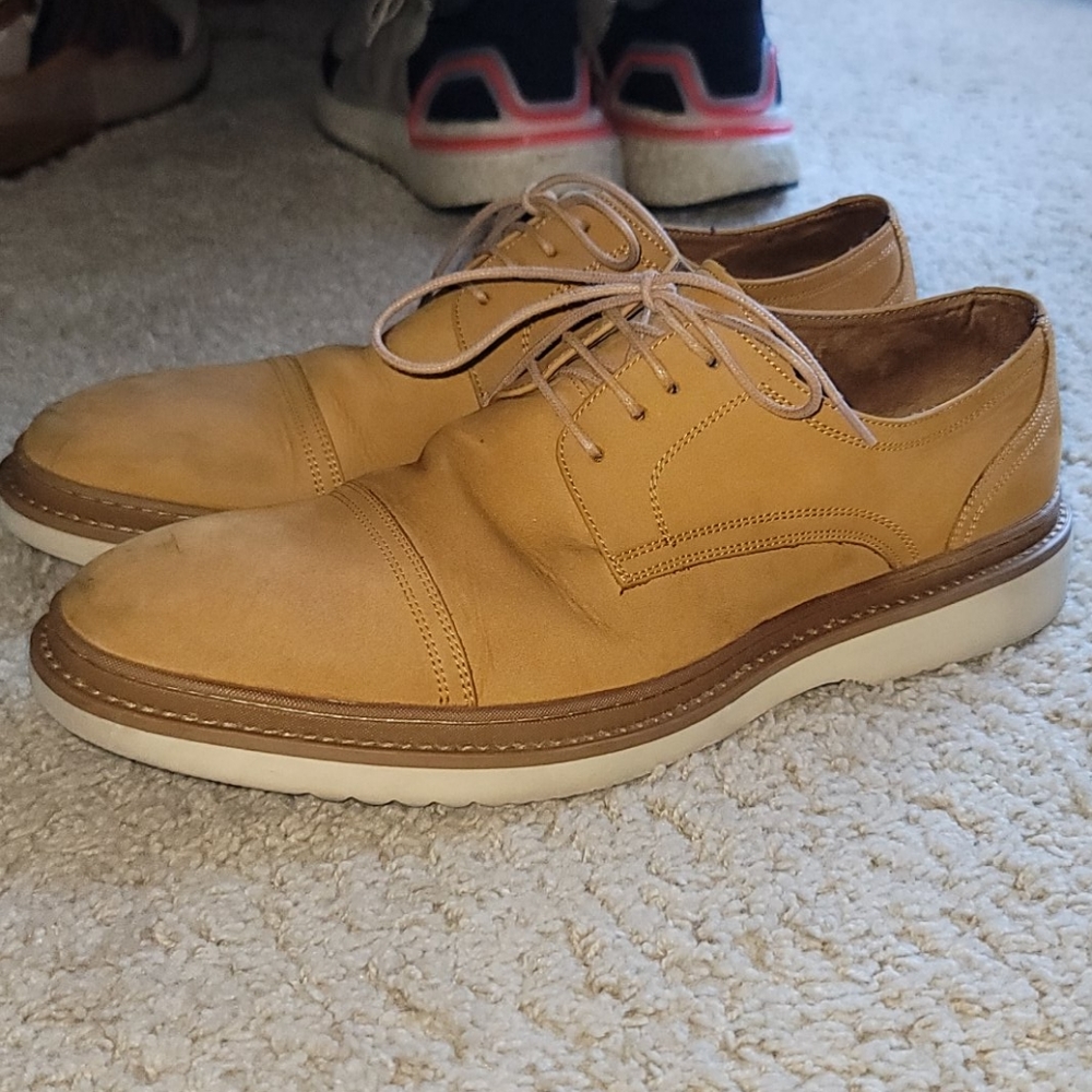 Steve Madden Memory foam insole tan shoes